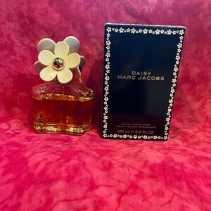 Marc Jacobs Daisy 3.3 fl. oz. (Slightly used)